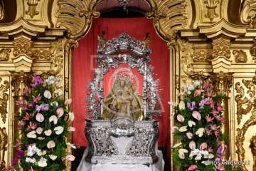 Máxima expectación en la bajada de la Virgen del Pino (Foto Antonio Alí)